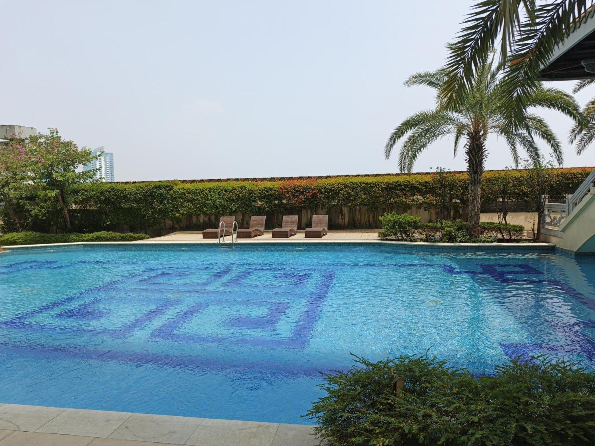 2Br Lucky Tower Residence Jakarta Old Town Top Floor Condo Eksteriør bilde