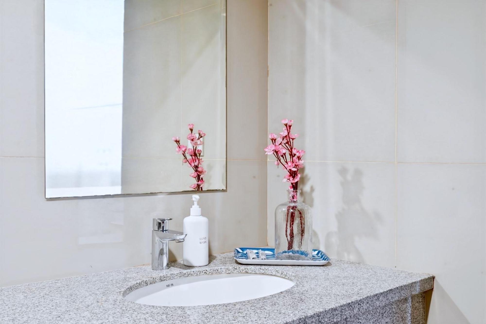 2Br Lucky Tower Residence Jakarta Old Town Top Floor Condo Eksteriør bilde